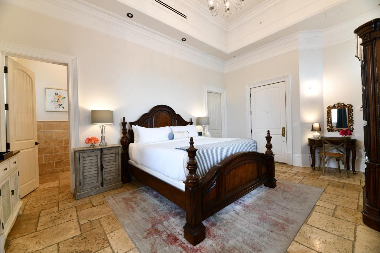 Kentucky Castle Hotel Versailles ภายนอก รูปภาพ