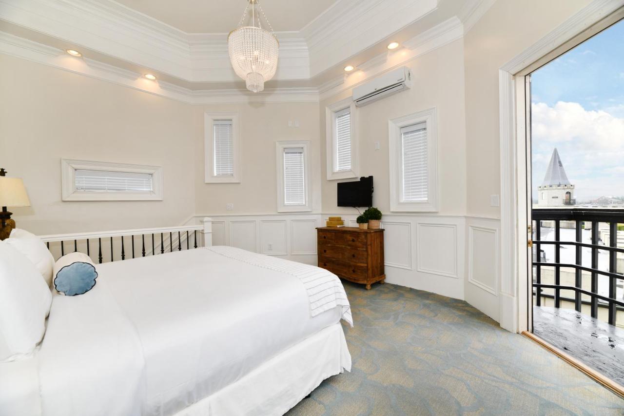 Kentucky Castle Hotel Versailles ภายนอก รูปภาพ