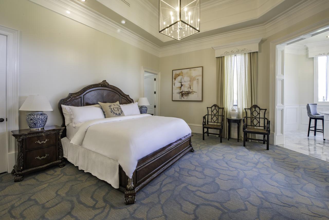Kentucky Castle Hotel Versailles ภายนอก รูปภาพ