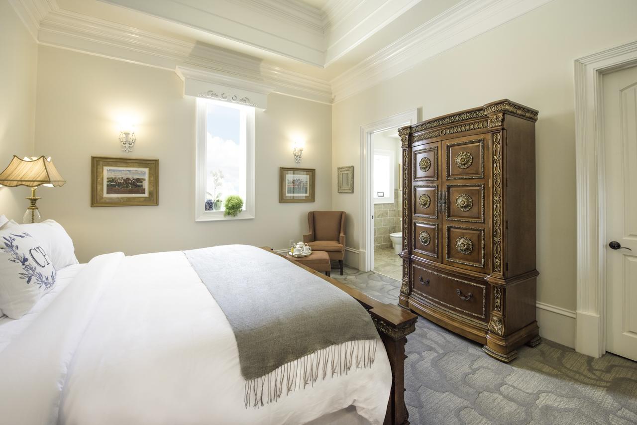 Kentucky Castle Hotel Versailles ภายนอก รูปภาพ