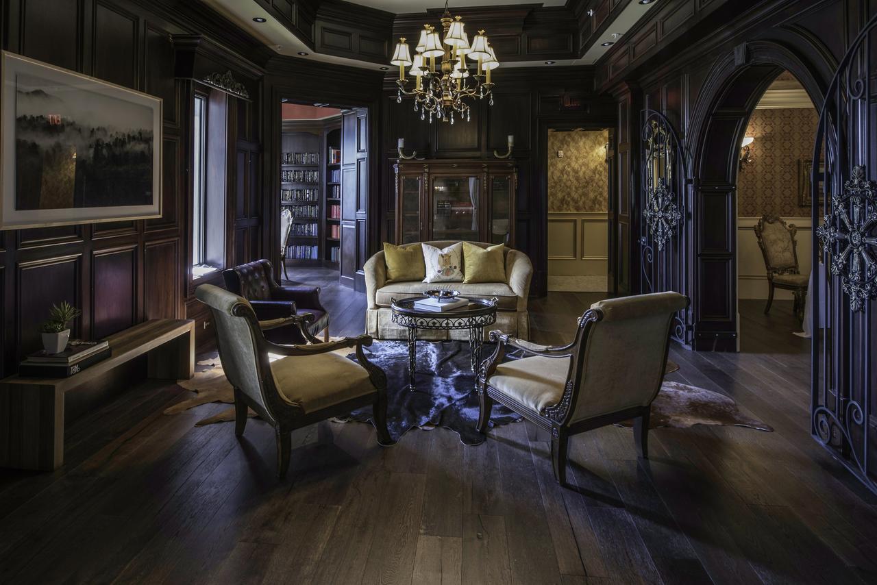 Kentucky Castle Hotel Versailles ภายนอก รูปภาพ