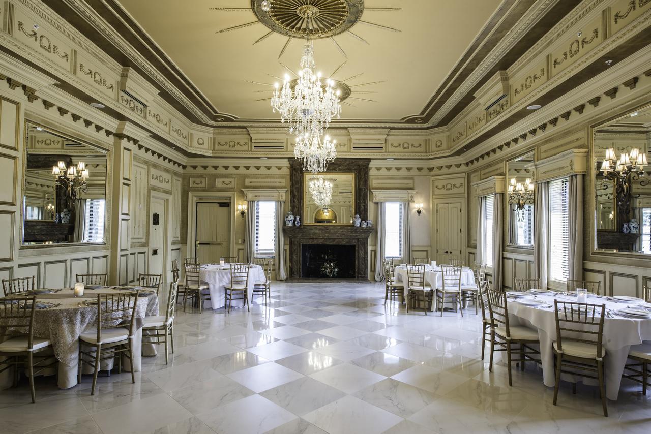 Kentucky Castle Hotel Versailles ภายนอก รูปภาพ