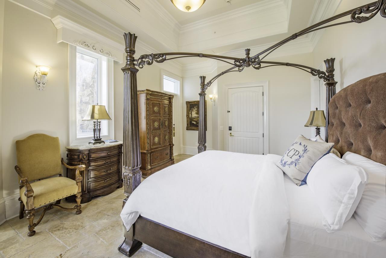 Kentucky Castle Hotel Versailles ภายนอก รูปภาพ