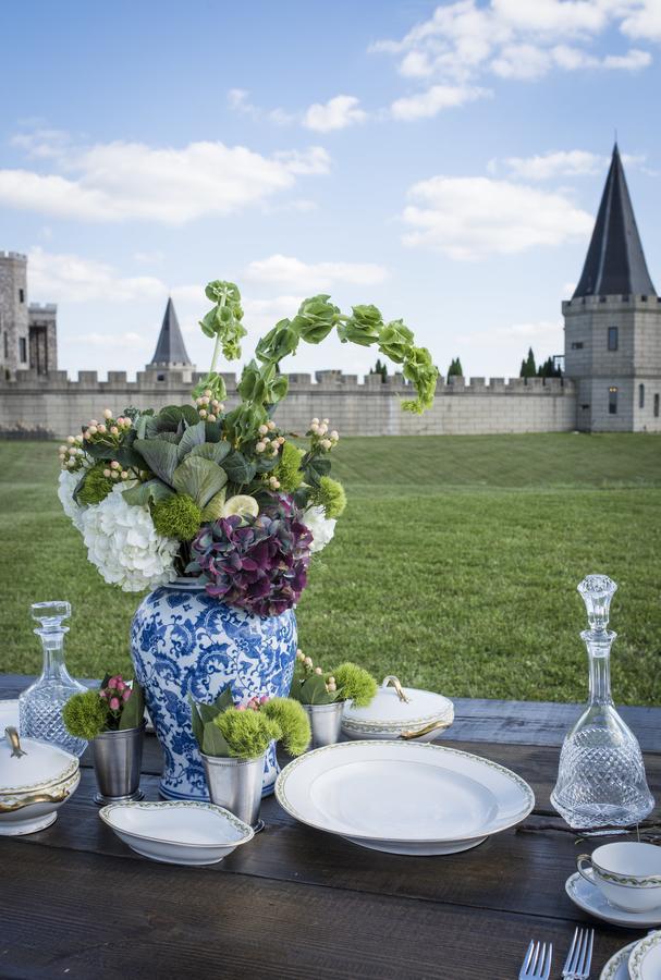 Kentucky Castle Hotel Versailles ภายนอก รูปภาพ