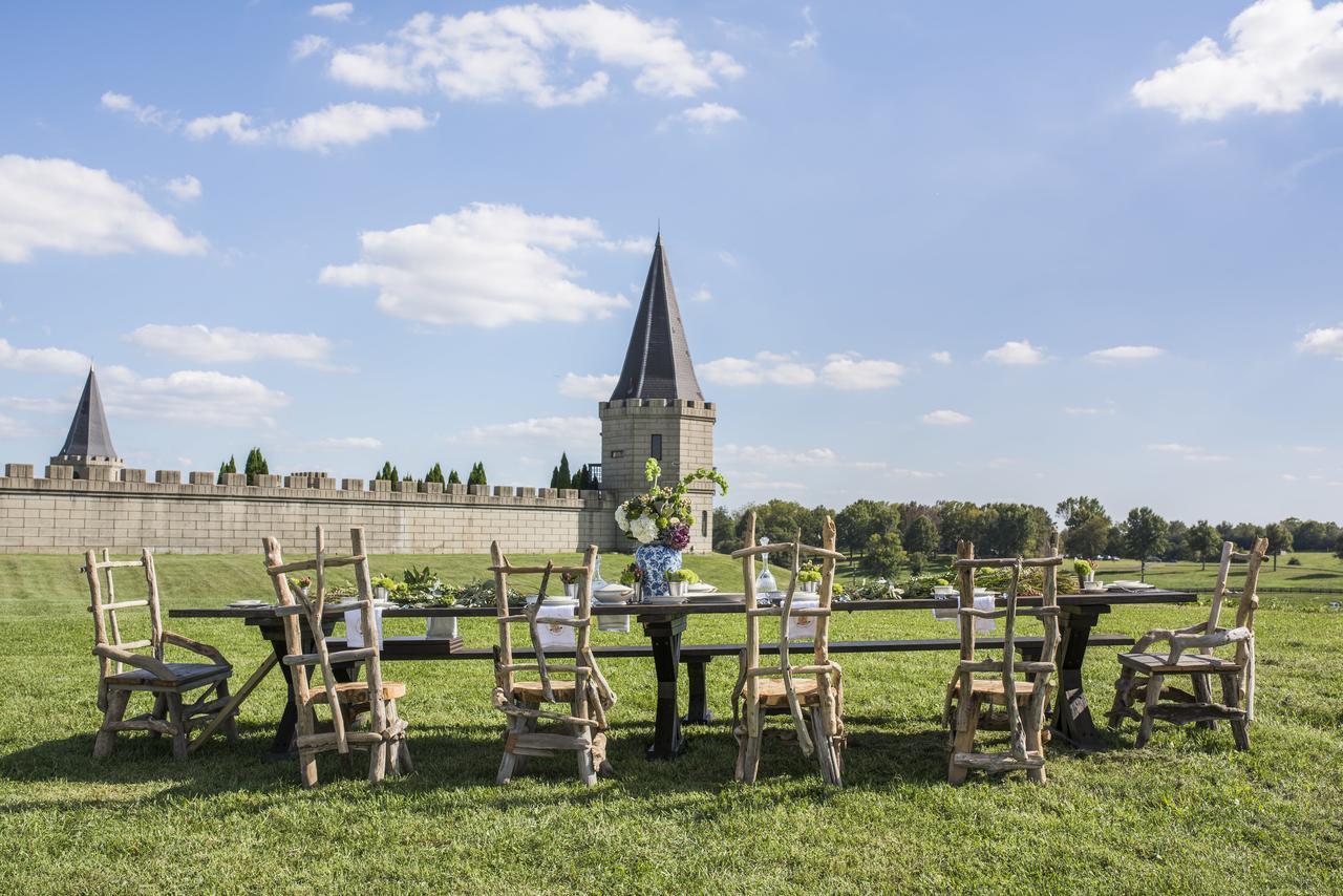 Kentucky Castle Hotel Versailles ภายนอก รูปภาพ