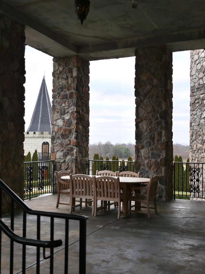 Kentucky Castle Hotel Versailles ภายนอก รูปภาพ